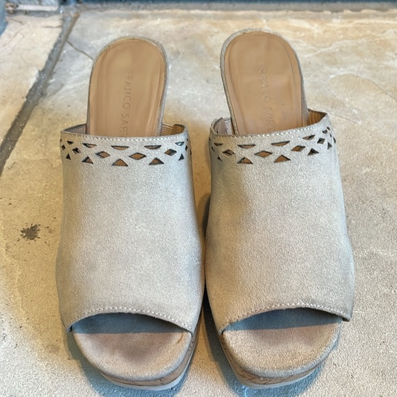 Franco Sarto beige suede wedge sandals      sz 8.5 - Picture 5 of 5